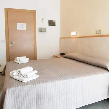 Martinez Отель Беллария-Иджеа-Марина