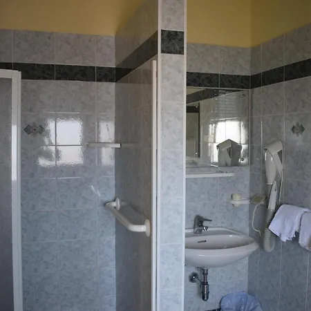 Ξενοδοχείο Martinez Μπελάρια-Ιτζέα Μαρίνα