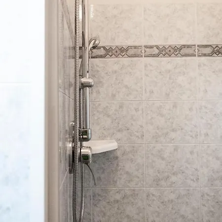 Ξενοδοχείο Martinez Μπελάρια-Ιτζέα Μαρίνα